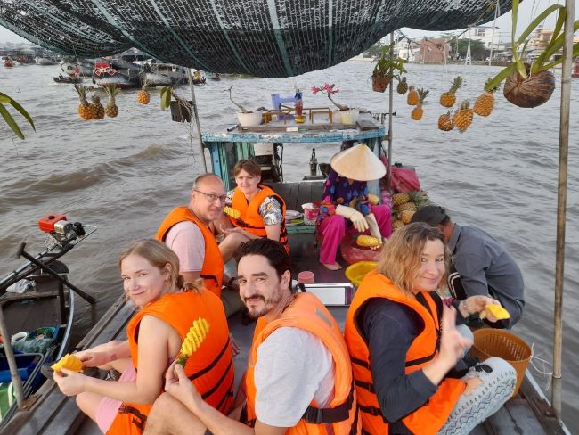 www.funnytravel.vn